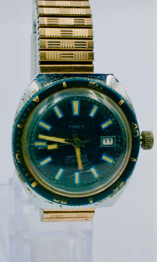 Timex Chrome plated and base metal mens watch (Mechanical)