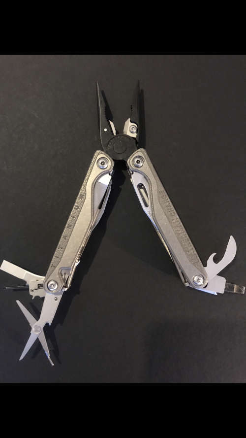 "Leatherman Charge TITANIUM TTI PLUS"!