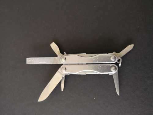 LEATHERMAN, Squirt P4 Multitool!! Grey!!