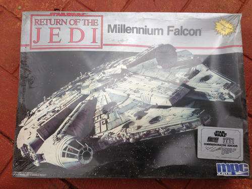 Star Wars Millenium Falcon Model