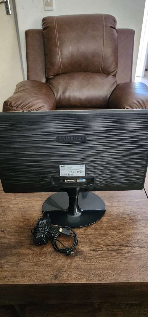 SAMSUNG SYNCMASTER S23B300 LED MONITOR
