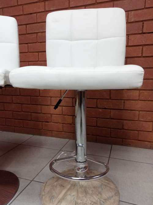 Modern PU Leather Adjustable Swivel Bar Stool - White (Secondhand)