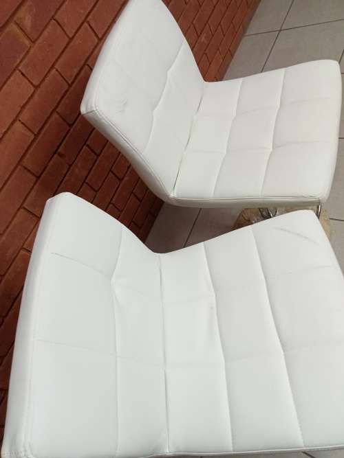 Modern PU Leather Adjustable Swivel Bar Stool - White (Secondhand)