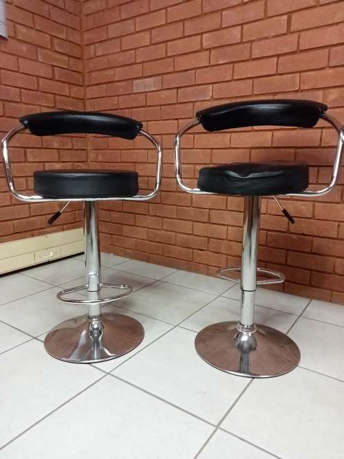 Bar Stools with Arms and Chrome Base - Black (Secondhand)