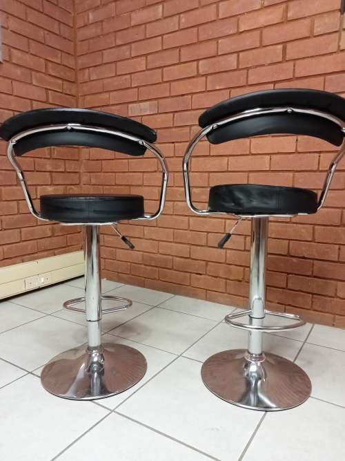 Bar Stools with Arms and Chrome Base - Black (Secondhand)