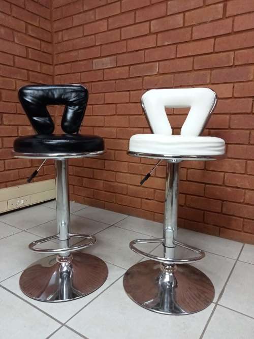 Bar Stools/Kitchen Counter Chairs - 1 Black, 1 White (Secondhand)