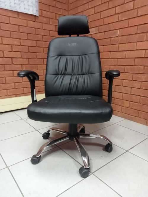 Comfortable PU Leather Office Chair (Choose between Black, Brown and White)