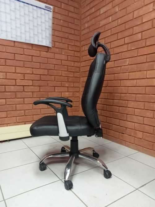 Comfortable PU Leather Office Chair (Choose between Black, Brown and White)