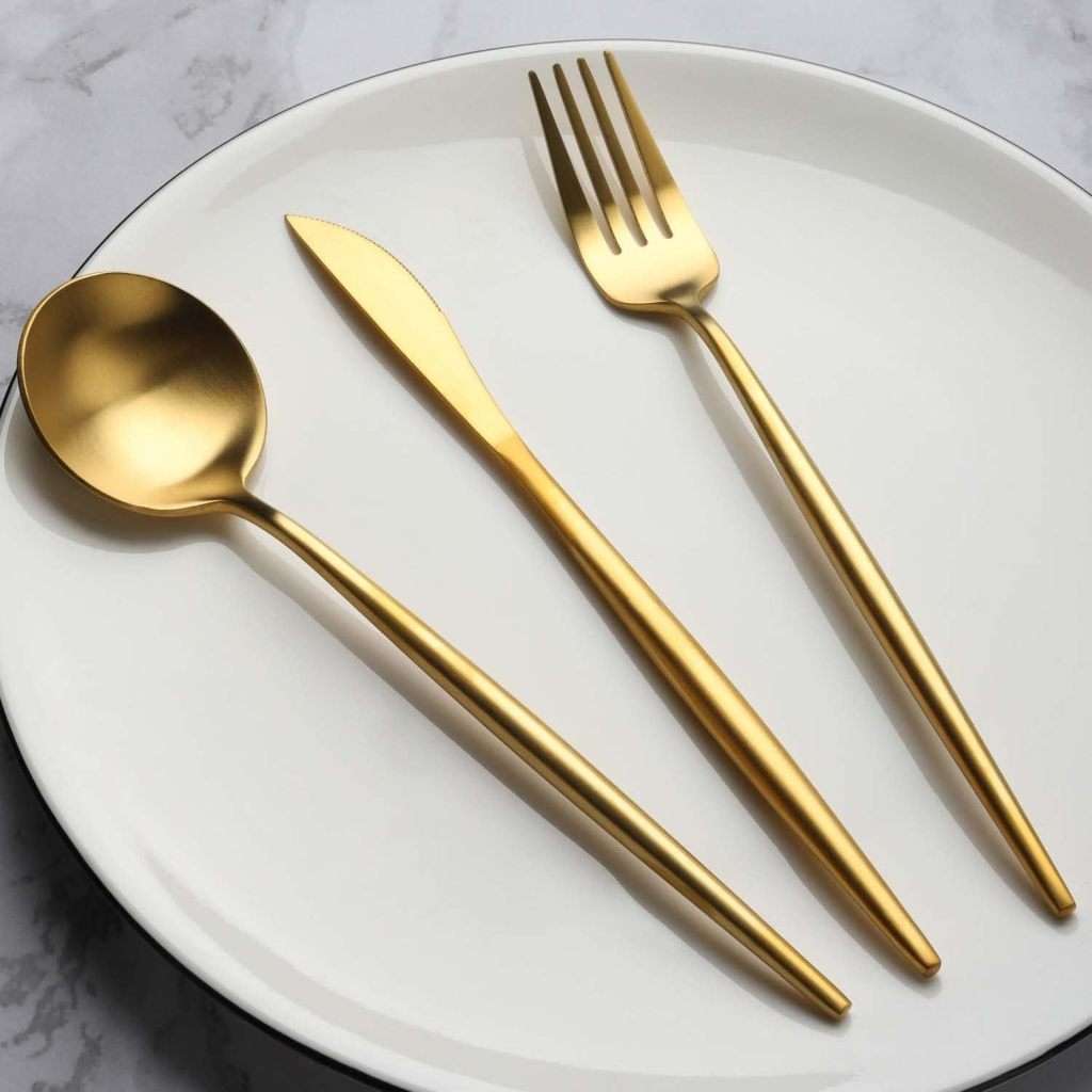 24 Pc Polished Cutlery Flatware Set, Great for Family Gatherings & Daily Use (GOLD)