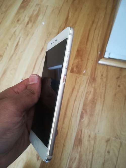 HUAWEI P10 WHITE AND GOLD EXCELLENT CONDITION! SPECIAL!!!