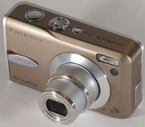 FUJIFILM FinePix F30
