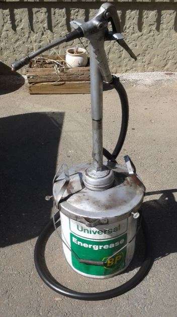Macnaught High Pressure Grease Pump With BP Grease