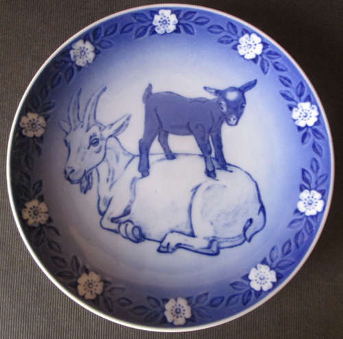 Royal Copenhagen Wall Plate 'Mother Goat with Kid'