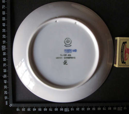 Royal Copenhagen Plate 'Glade Jul Merry Christmas'