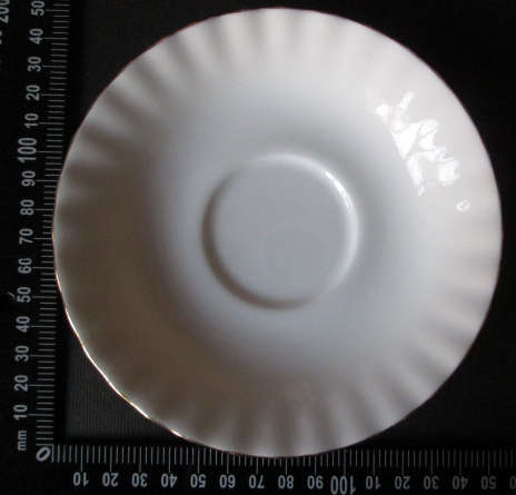 Royal Albert Saucer 'Val D or'