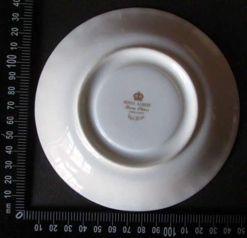 Royal Albert Saucer 'Val D or'