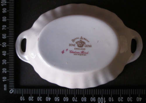 Royal Albert Oval Dish 'Chelsea Bird'