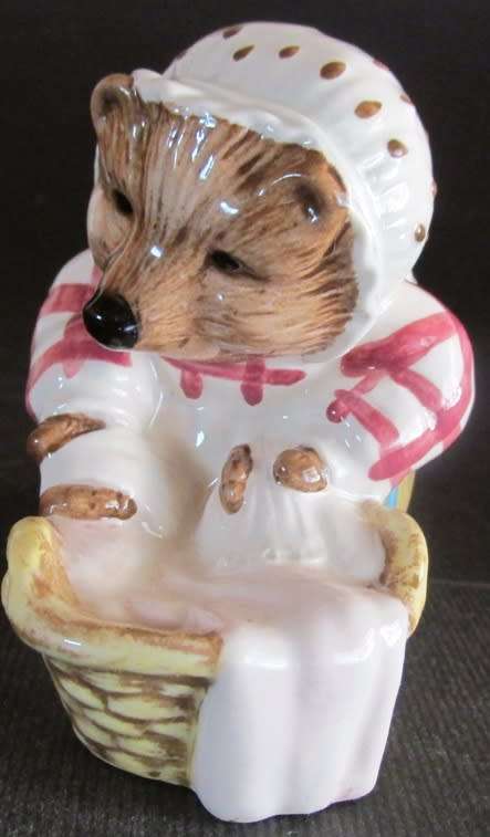 Beswick Beatrix Potter 'Mrs Tiggy-winkle Washing' with box