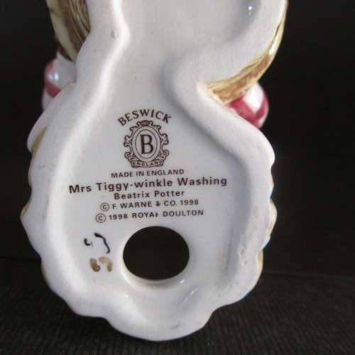 Beswick Beatrix Potter 'Mrs Tiggy-winkle Washing' with box