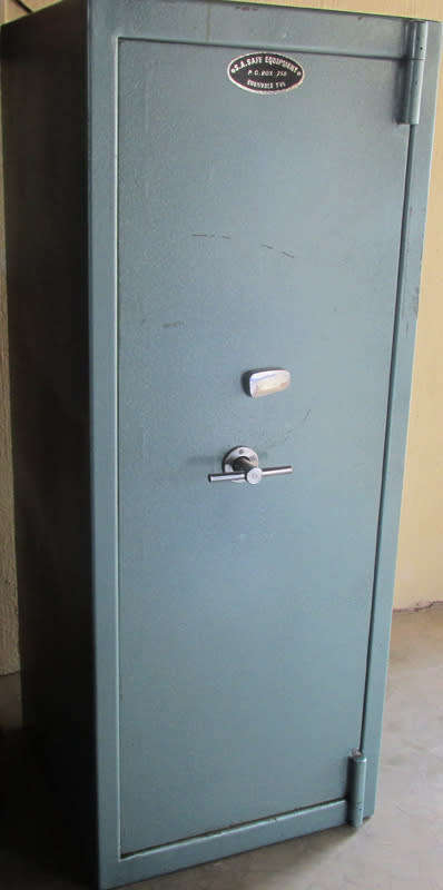 Rifle Safe 4 Rifles with Shelving,  SA Safe Equipment