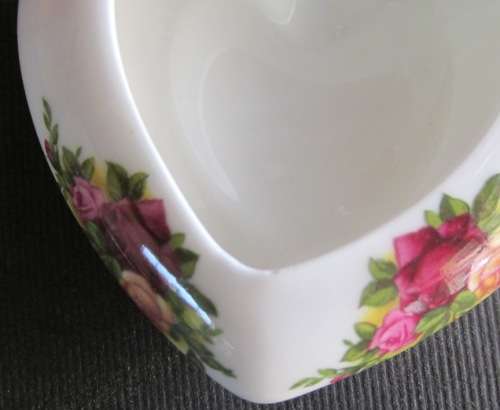 Royal Albert Small Heart Shaped Lidded Trinket Dish 'Old Country Roses'