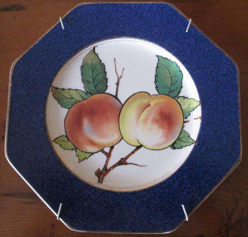 Wedgwood Wall Plate 'Apples painted on it' (1)