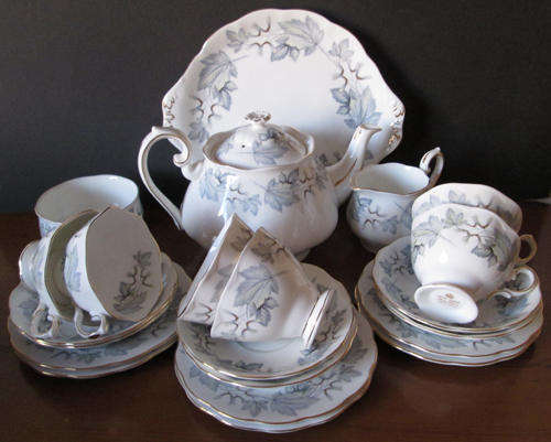 Royal Albert 'Silver Maple' 22 piece Tea Set