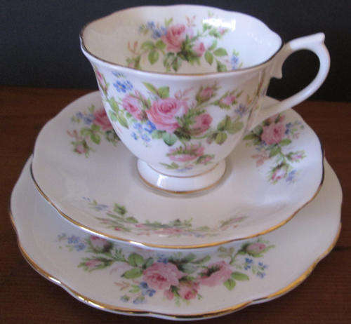 Royal Albert Trio 'Moss Rose'