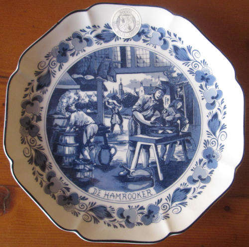 Delfts Oude Molen Fabriek Traditional Dutch Tradesmen "De Hamrooker' Wall Plate Series No. 1480