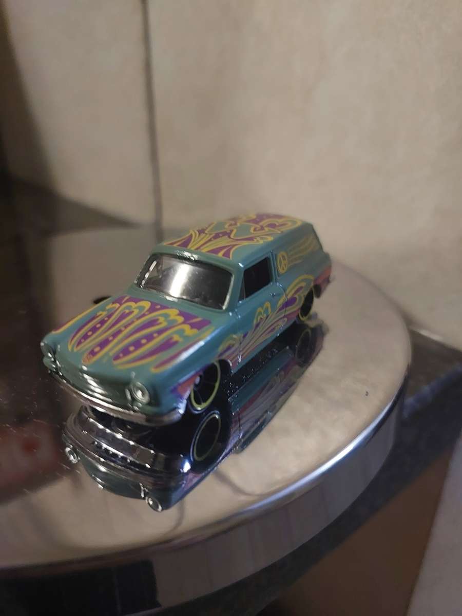 Hot Wheels `69 Volkswagen Squareback