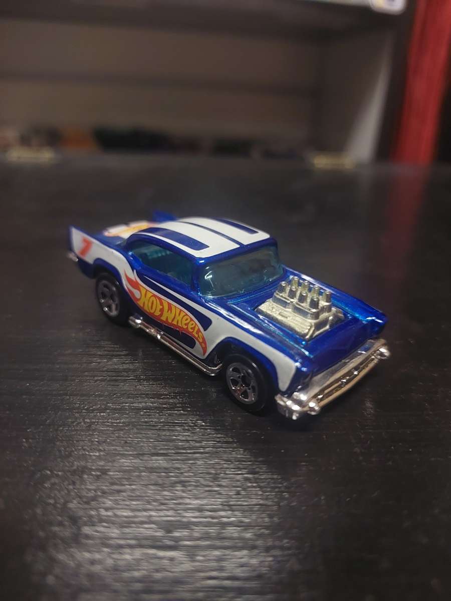 HOT WHEELS '57 CHEVY