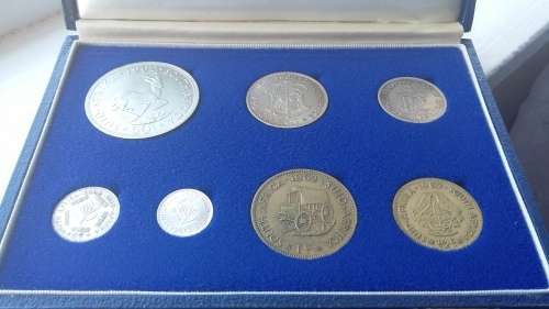 COMPLETE SET OF 1962 FIRST DECIMAL RSA COINS IN SA MINT BOX! 50 CENT TO HALF CENT!!!