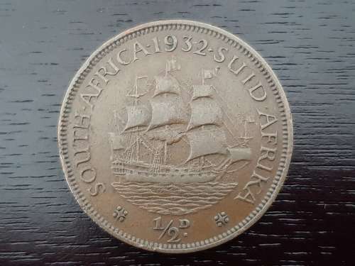 SCARCE! RARE DATE 1932 HALF PENNY IN GOOD CONDITION!