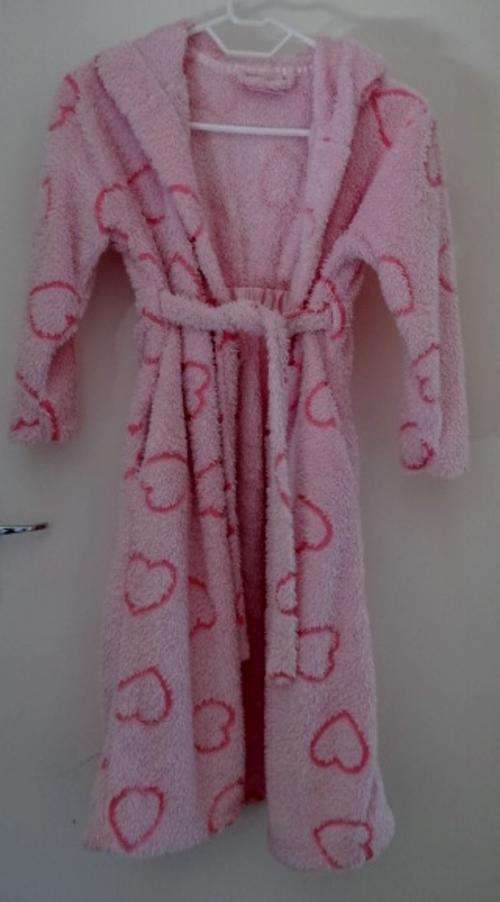 Pient Robe Size 7- 8 New Wave