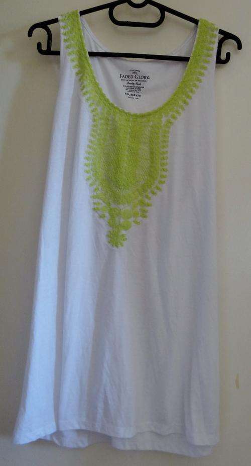 2 X Womans Tops Size 2XL (20) Price is for both