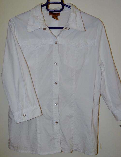 Milano White shirt with stids Size L 3/4 sleeve