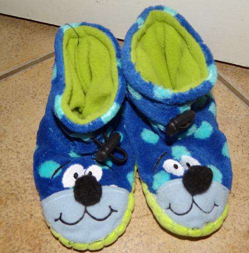Slippers size 8 still brand new