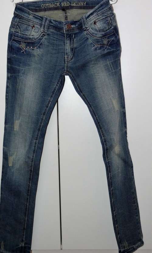 Ladies Outback red skinny jeans size 32