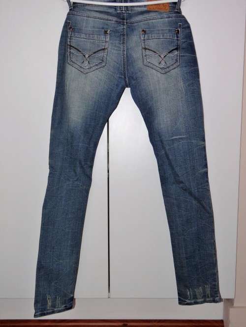 Ladies Outback red skinny jeans size 32