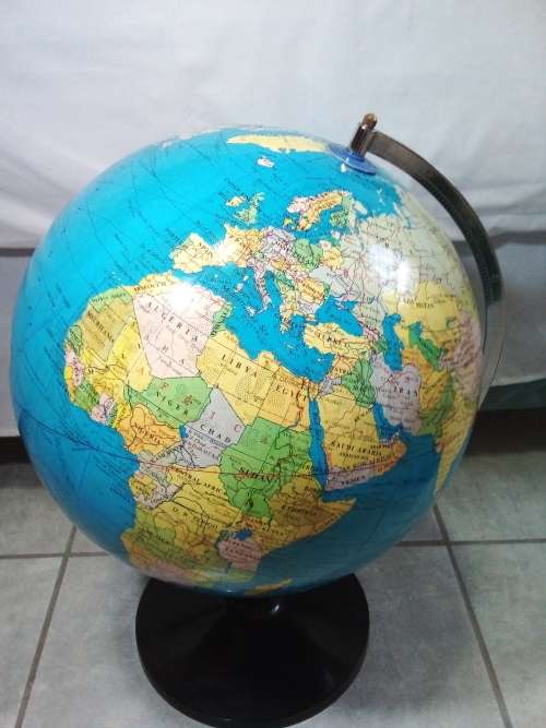 WORLD GLOBE - 30 cm - Amazing - On Stand