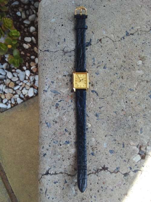 VINTAGE SEIKO BLACK LEATHER LADIES WATCH - 4N21 - 5090 - 12 669 - WATER RESISTANT