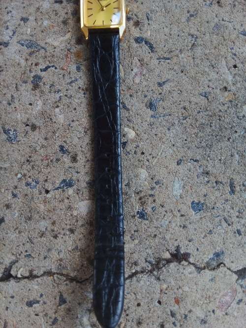 VINTAGE SEIKO BLACK LEATHER LADIES WATCH - 4N21 - 5090 - 12 669 - WATER RESISTANT