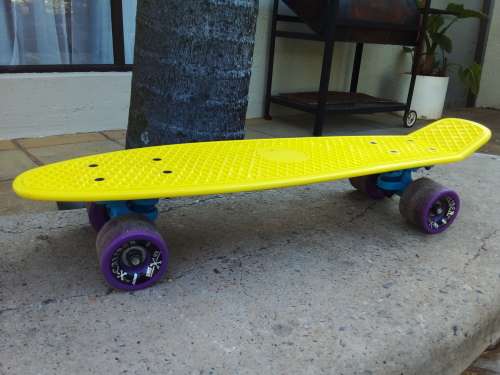 RETRO LOOKING - X-CALIBER SINCE 1976 60MM 83A SKATEBOARD - LONGBOARD