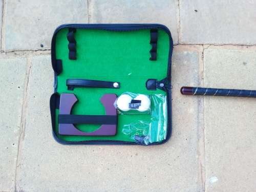Standard bank - Putting golf club with 2 balls gift pack - Small and Compact