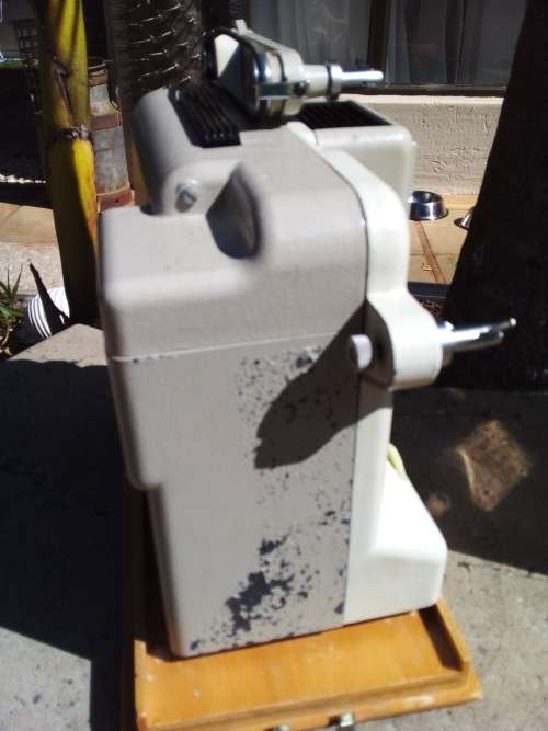 VINTAGE NORIS 8 - SUPER-100 PROJECTOR - WITH CASE - AMAZING