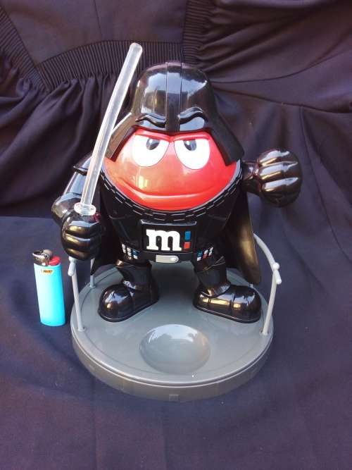 M&M`s Dispenser - Star Wars: Darth Vader (Red MandM) - Working - LIKE NEW AMAZING CONDITION