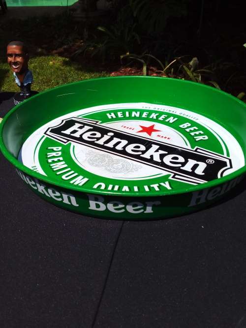 6 X BAR ACCESSORIES - 3 X BATTERY OPERTED FIGURINE`S - 1 X TRAY - 2 X BOTTLE OPENER`S