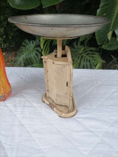 VINTAGE EFFEM METAL SCALE - AMAZING - 100% WORKING