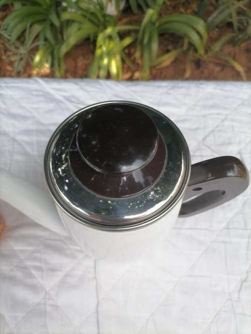 VINTAGE STUNNING ENAMEL - 1,5 L TEA/COFFEE POT - WHITE AND BLACK