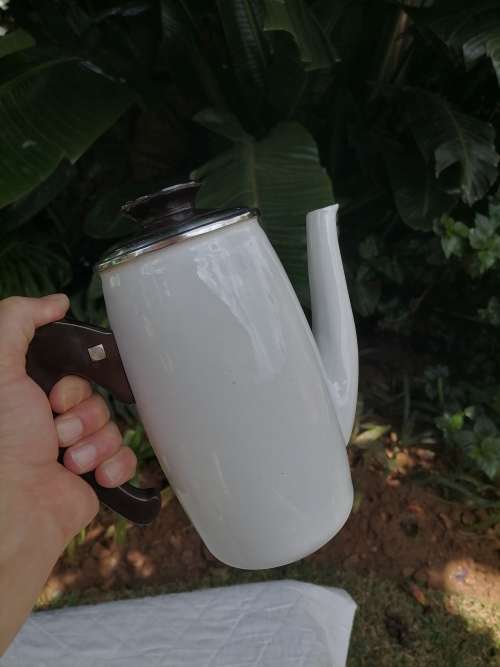 VINTAGE STUNNING ENAMEL - 1,5 L TEA/COFFEE POT - WHITE AND BLACK
